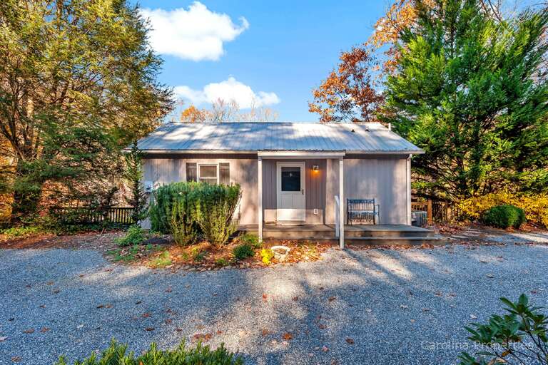 The Cottage at Grey Logs Cove The Cottage at Grey Logs Cove