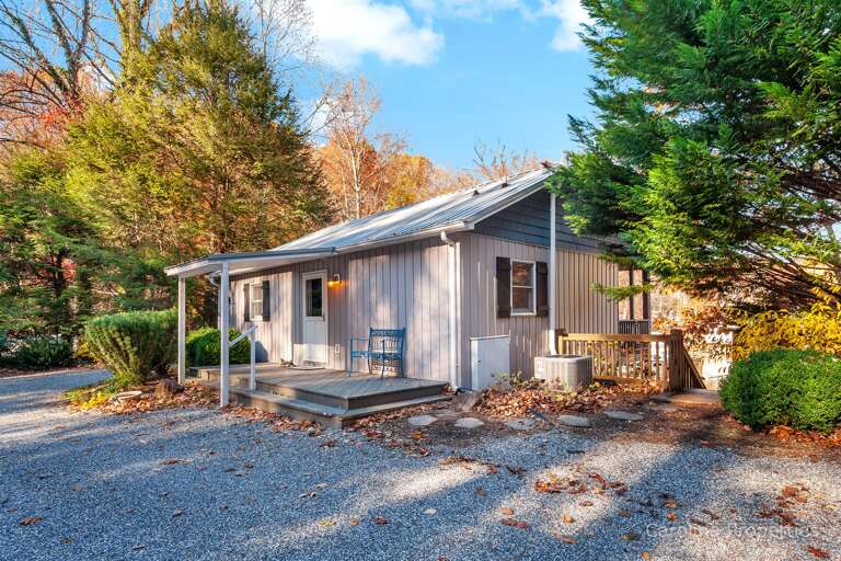 The Cottage at Grey Logs Cove The Cottage at Grey Logs Cove
