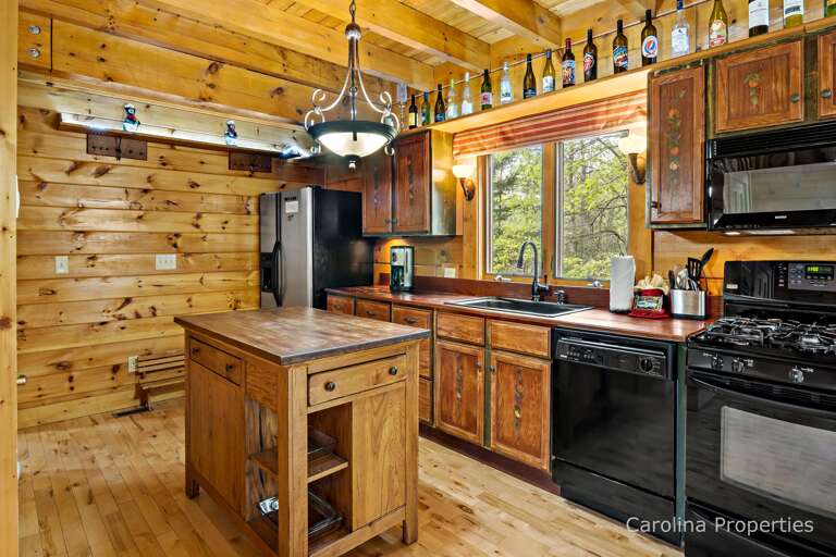 Spacious workable kitchen for the cook to enjoy