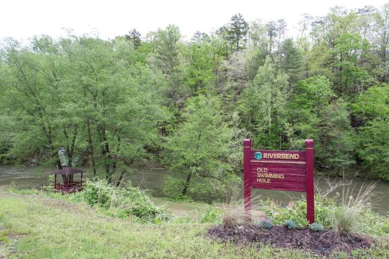 You will have access to all of the amenities of Riverbend at Lake Lure. You will have access to all of the amenities of Riverbend at Lake Lure.