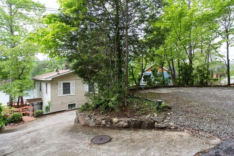 There is parking for 4 vehicles.