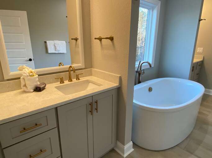 Main level master bathroom