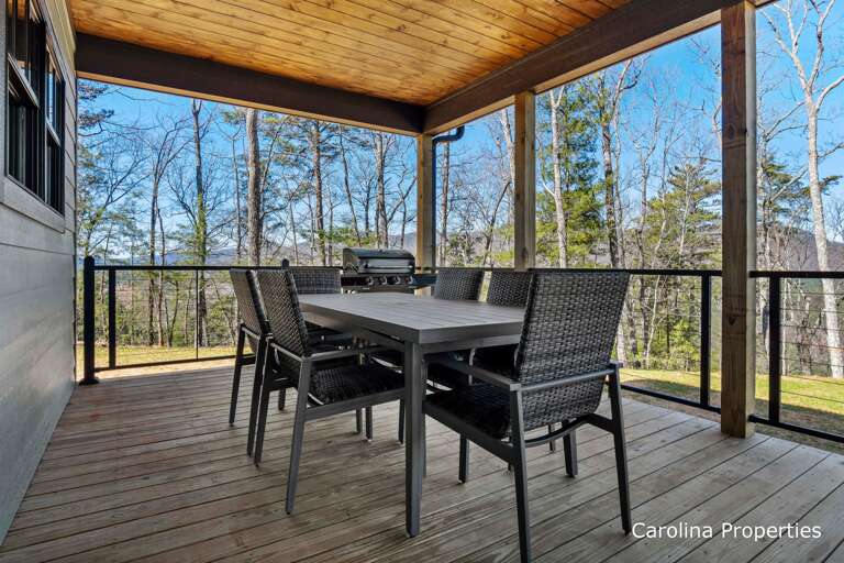 Have a meal on the deck