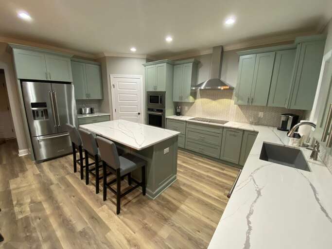 Fully functional eat-in kitchen