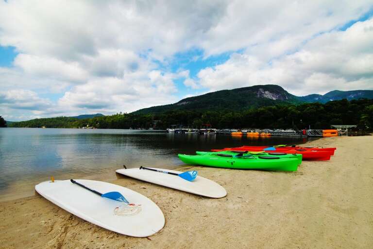 Rumbling Bald Resort has canoe, kayak, pontoon rentals. Rumbling Bald Resort has canoe, kayak, pontoon rentals.