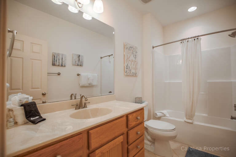 Main level full bath near bedrooms 2 and 3 Main level full bath near bedrooms 2 and 3