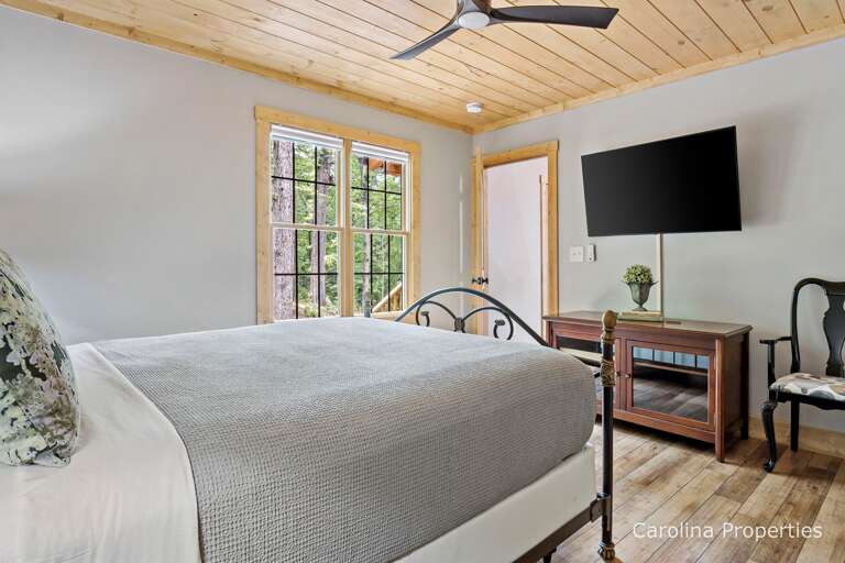 Main Level bedroom with queen bed