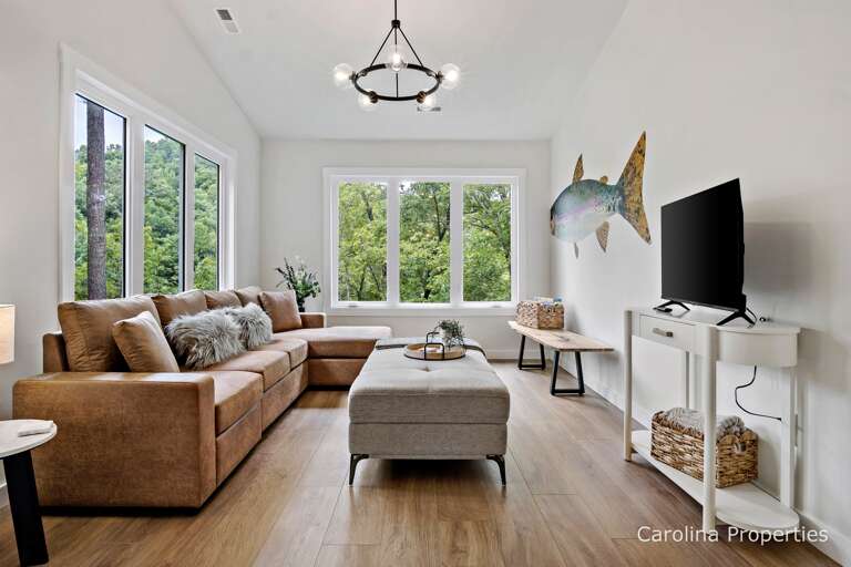 Large windows let in plenty of natural lighting