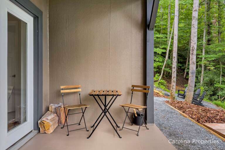 Lower outdoor seating