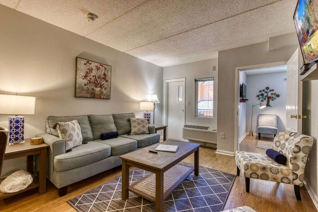 Maple Trails Condo Gatlinburg, TN 2 Bedrooms, 6 Guests Relax in Style in the