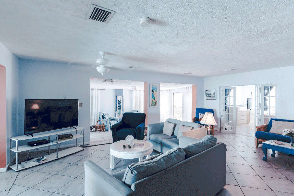 Southern Comforts Sugarloaf Key, FL 4 Bedroom Vacation Rental for 8