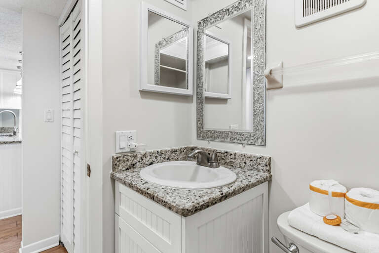 JC Resorts Hamilton House 302 Bathroom 2 Indian Rocks Beach-2(2048 Pixels)29