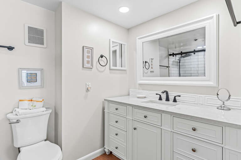 JC Resorts Hamilton House 302 Bathroom 1 Indian Rocks Beach-1(2048 Pixels)26