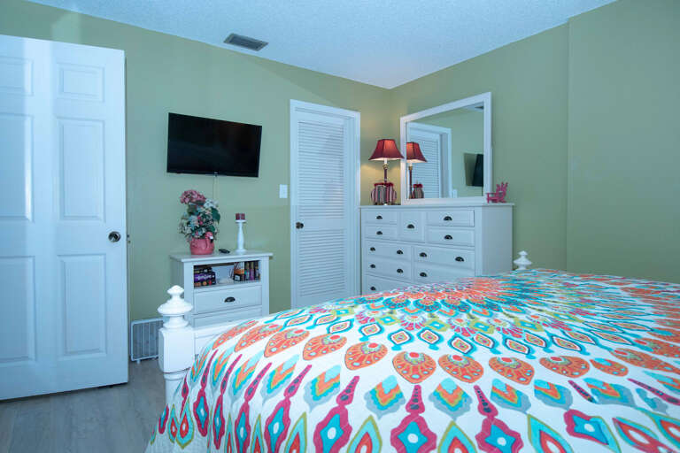11 JCResortsRamSea106MasterBedroom3NRedingtonBeach-13