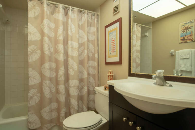 16 JCResortsRamSea106GuestBathroom1NRedingtonBeach-16