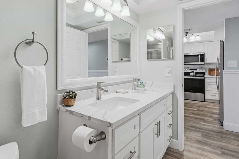 JC Resorts Sand Dollar 203 Bathroom 2 Indian Shores-2(2048 Pixels)39