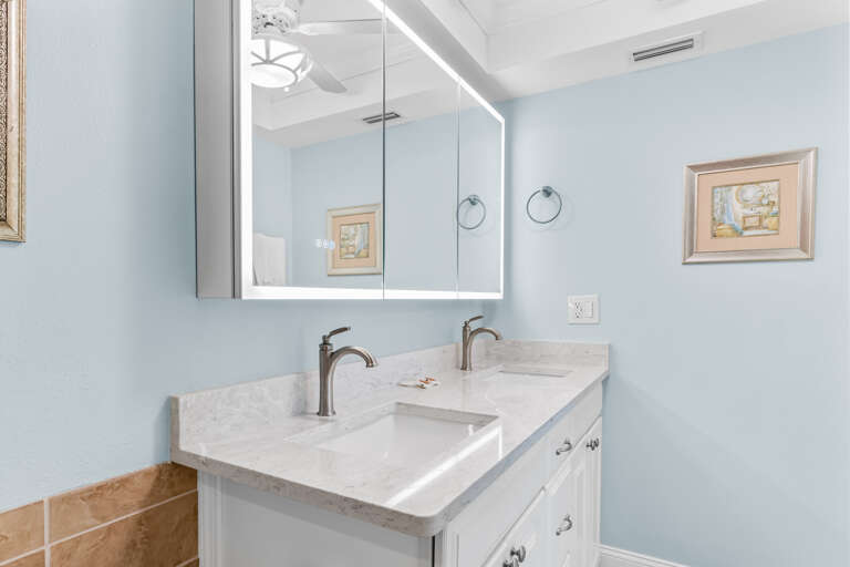 JC Resorts Sand Dollar 510 Bathroom 1 Indian Shores-2(2048 Pixels)26
