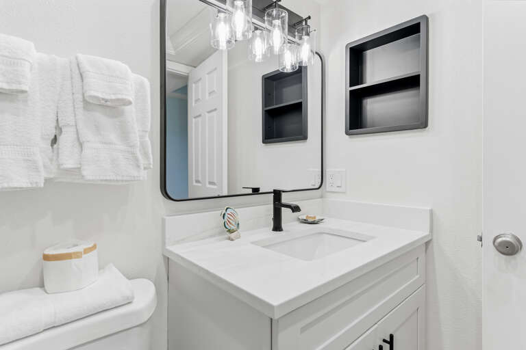 JC Resorts Sand Dollar 511 Bathroom 1 Indian Shores-2(2048 Pixels)26