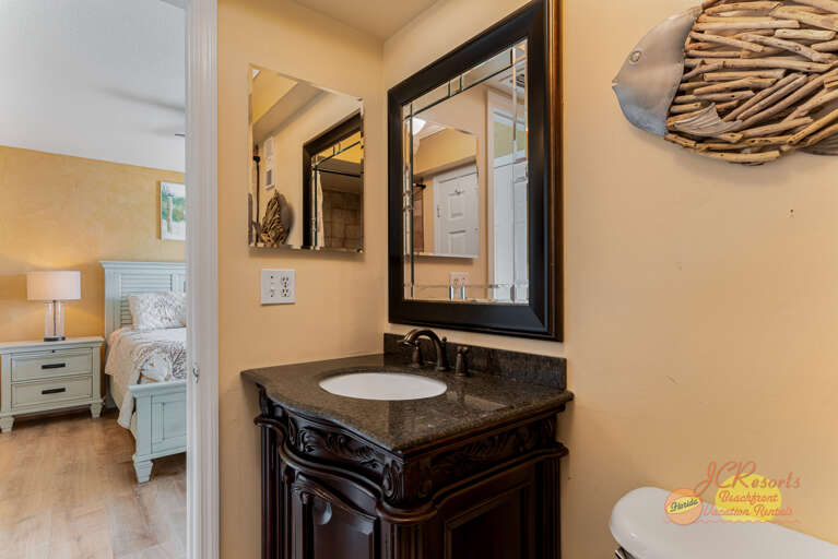 Sea Oats 501 Guest bathroom