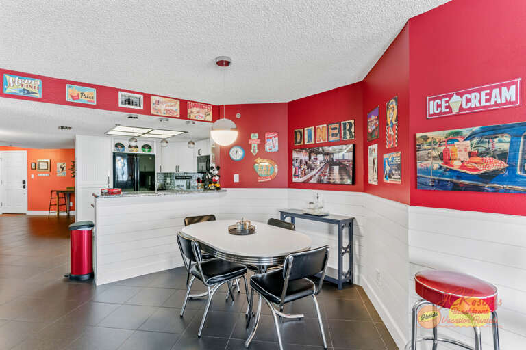 Beach Palms 409 dining room