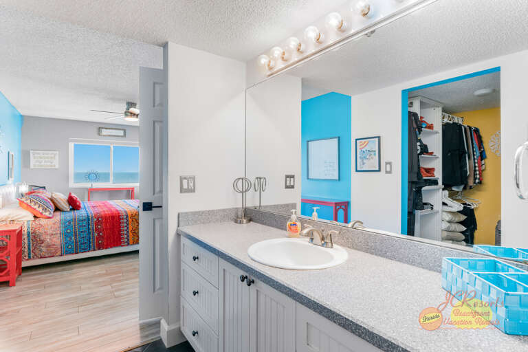 Beach Palms 409 Main bathroom