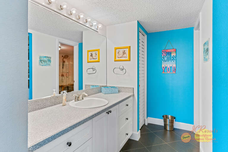 Beach Palms 409 Main bathroom