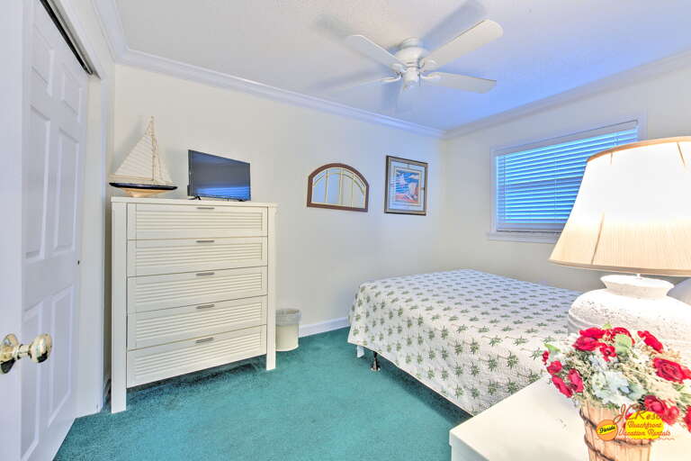 JC Resorts Redington Shores Sea Oats 106 3rd bedroom 1