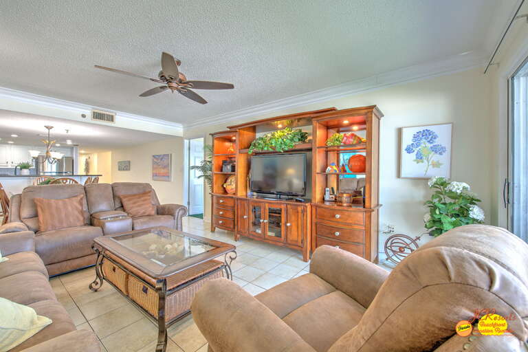JC Resorts Redington Shores Sea Oats 106 Living room 4