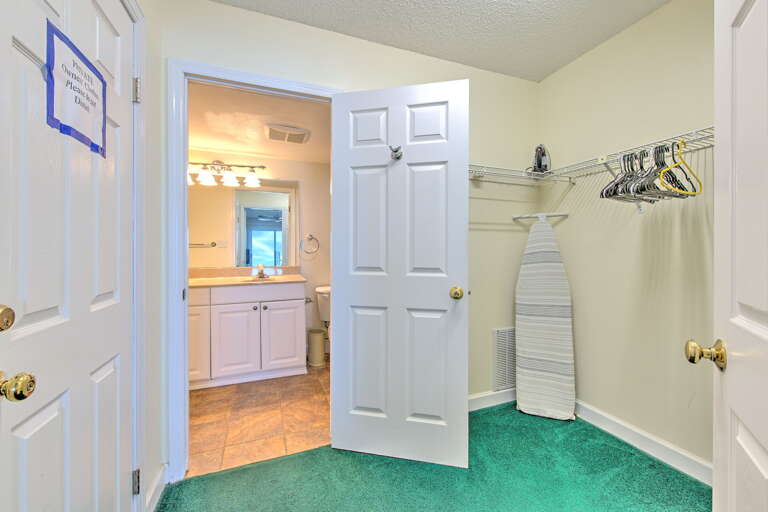 JC Resorts Redington Shores Sea Oats 106 main bedroom closet