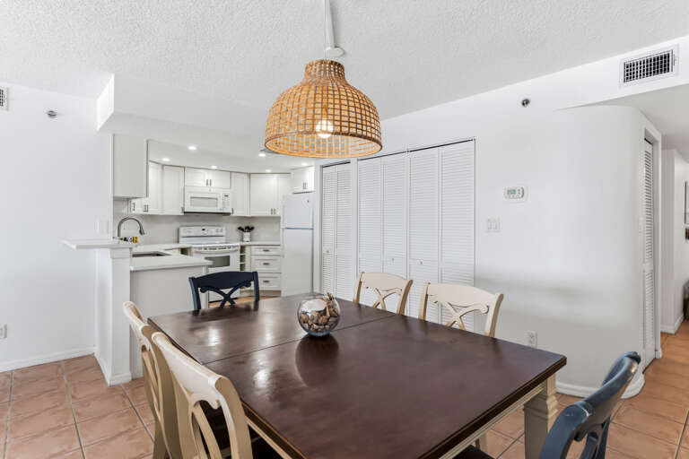 JC Resorts Beach Palms 408 Dining Room Indian Shores-2(2048 Pixels)13