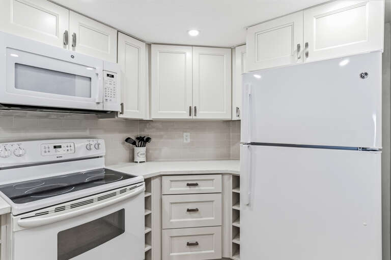 JC Resorts Beach Palms 408 Kitchen Indian Shores-4(2048 Pixels)17