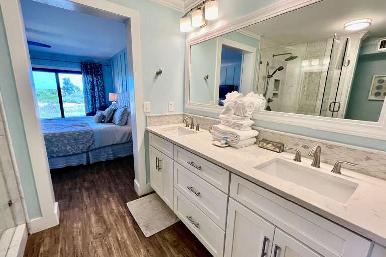 Bathroom 1 (en suite)