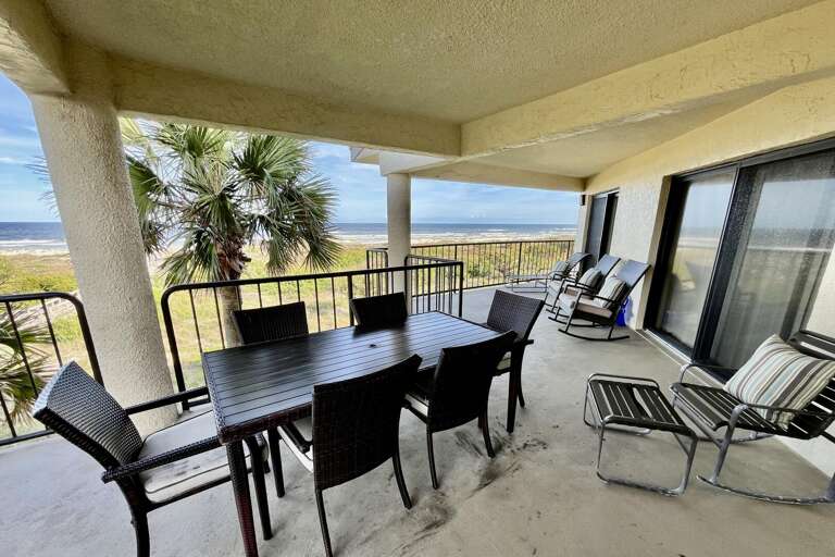 Oceanfront corner balcony