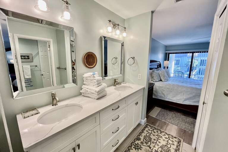 Bathroom 1 (en suite)