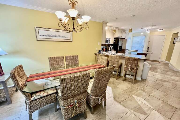 Dining/Bar area Dining/Bar area