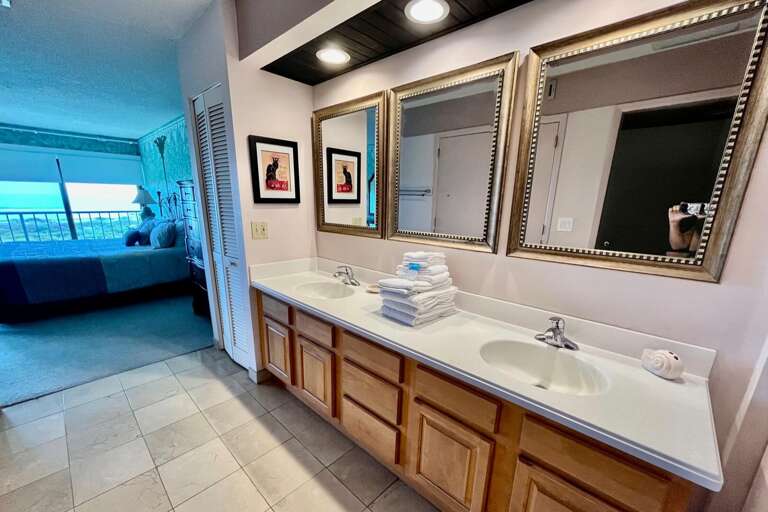 Bathroom 1 (en suite)