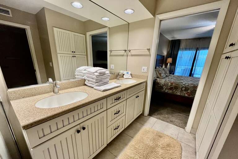 Bathroom 1 (en suite)