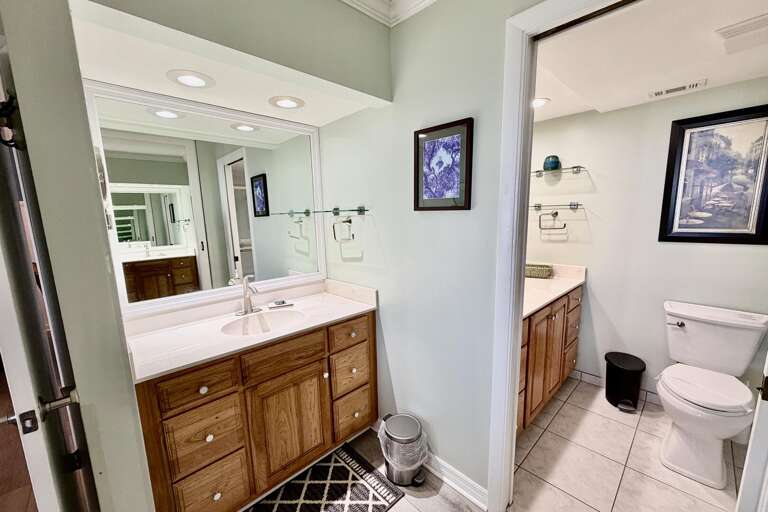 Bathroom 1 (en suite)