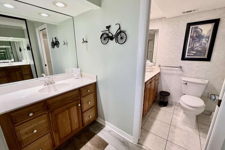 Bathroom 1 (en suite)