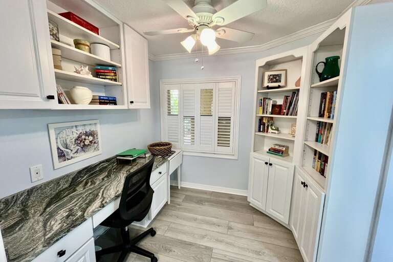 desk nook off kitchen