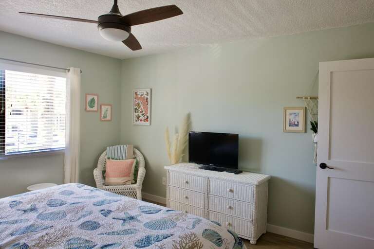 Bedroom 2 (upstairs)