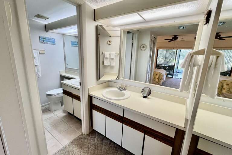 Bathroom 1 (en suite)