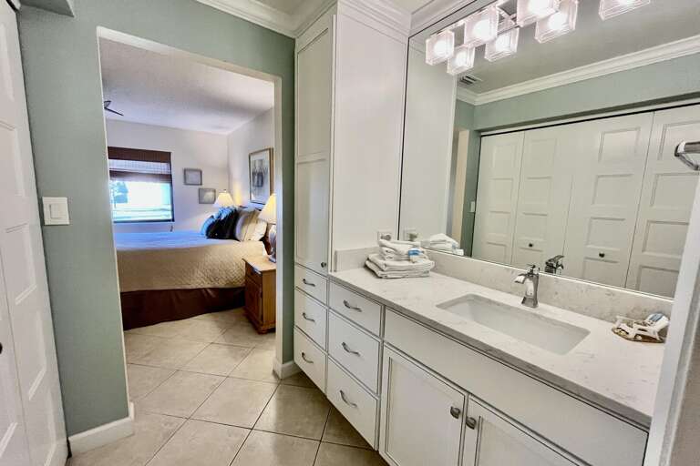 Bathroom 1 (en suite)