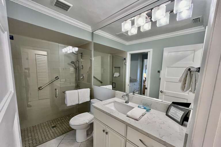 Bathroom 1 (hall entrance)