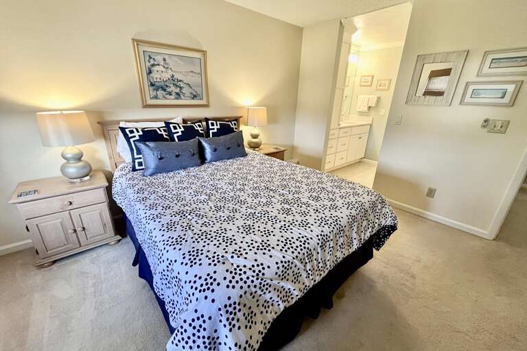 Bedroom 2 (upstairs)