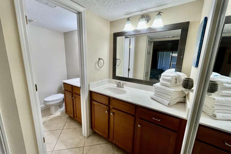 Bathroom 1 (en suite)