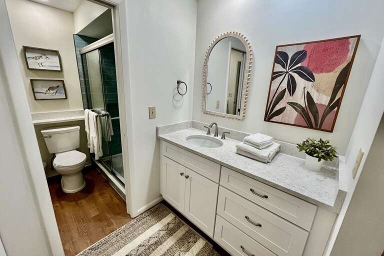 Bathroom 1 (en suite)