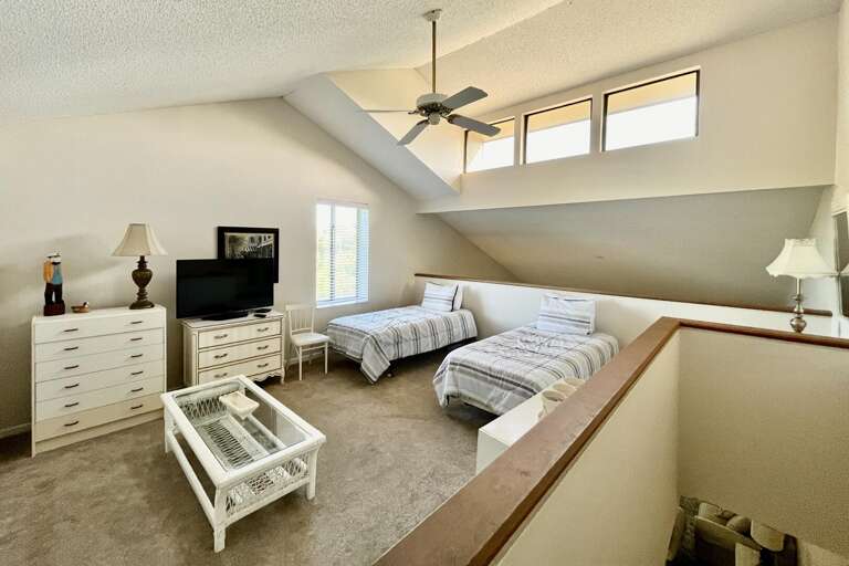 Bedroom 2 (open loft)