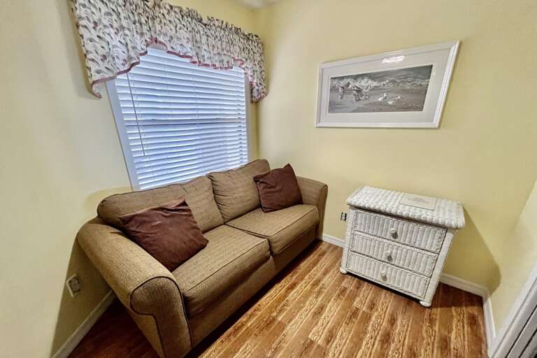 sleeping nook w/ pull out sofa
