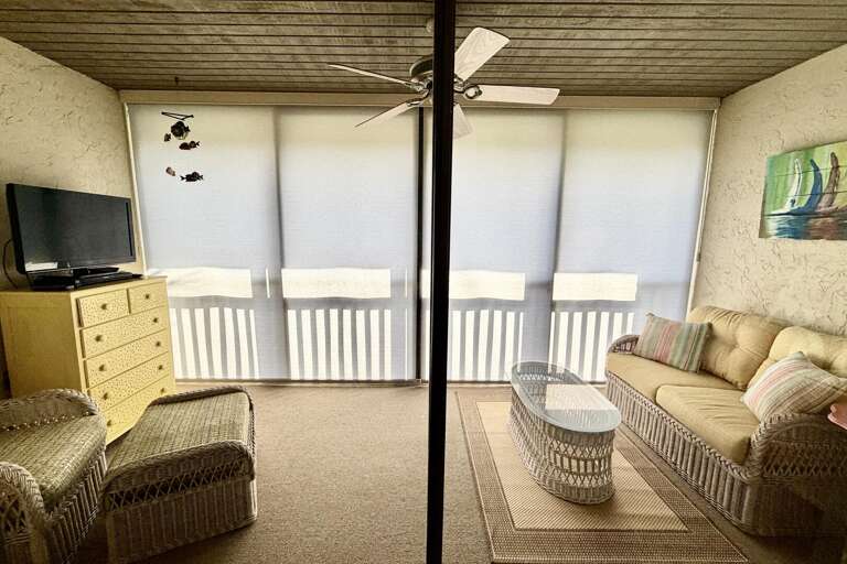 Enclosed lanai (off master bedroom)